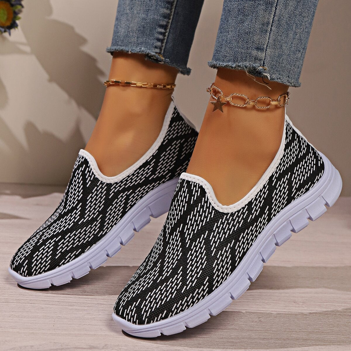 Round Toe Flat Sneakers Women Slip-Ons