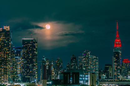 High-Quality Canvas Print Full Moon Over Manhatten - Zara-Craft