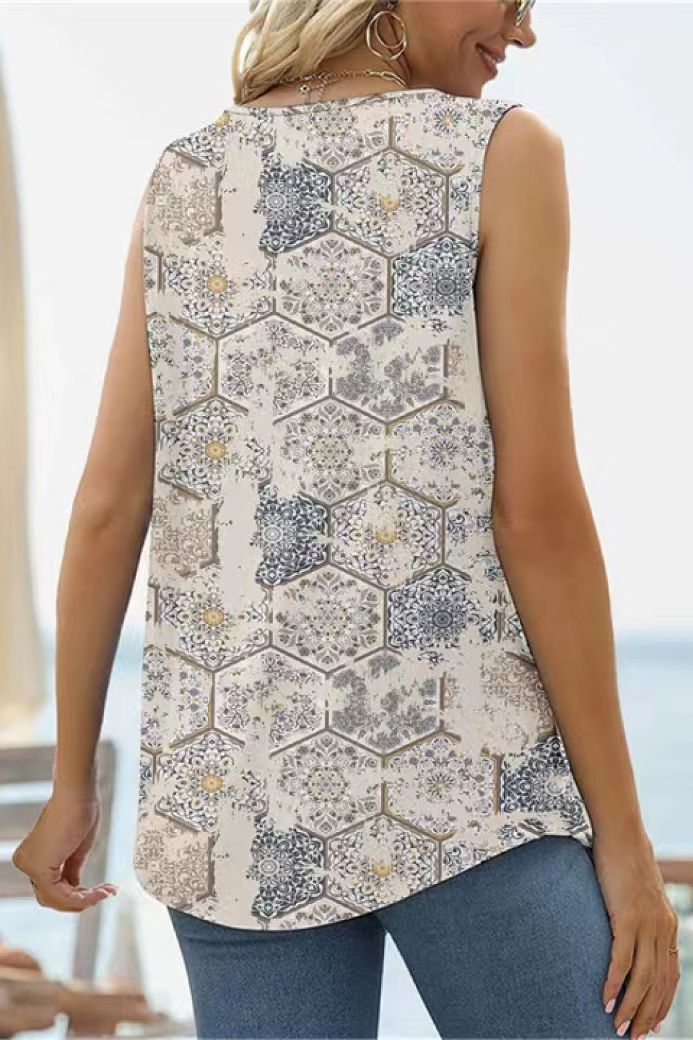 Printed Square Neck Curved Hem Women Tank