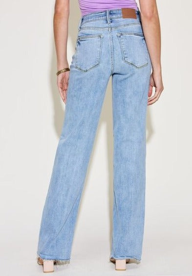 Judy Blue Full Size V Front Waistband Straight Women Jeans