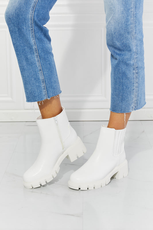 MMShoes What It Takes Lug Sole Chelsea Women Boots in White